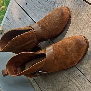 Women's UGG Chestnut Brown Ankle Booties, New, Never Worn, Pristine